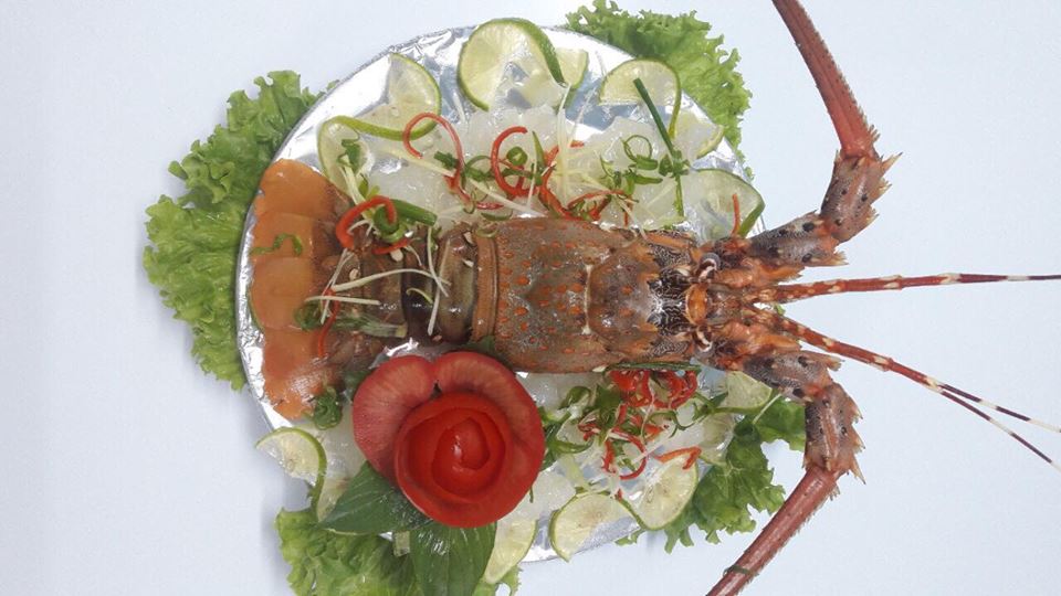Tôm hùm sashimi Biển Rạng quán