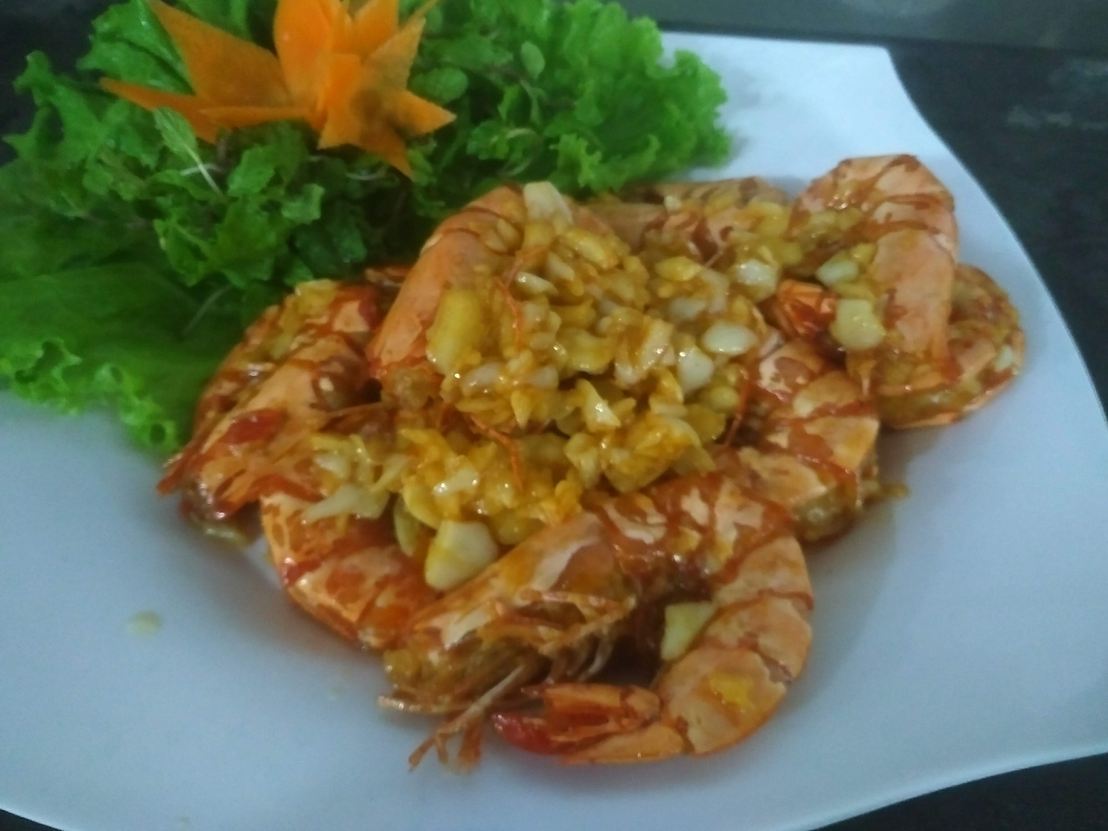Tôm sốt tỏi quán biển rạng